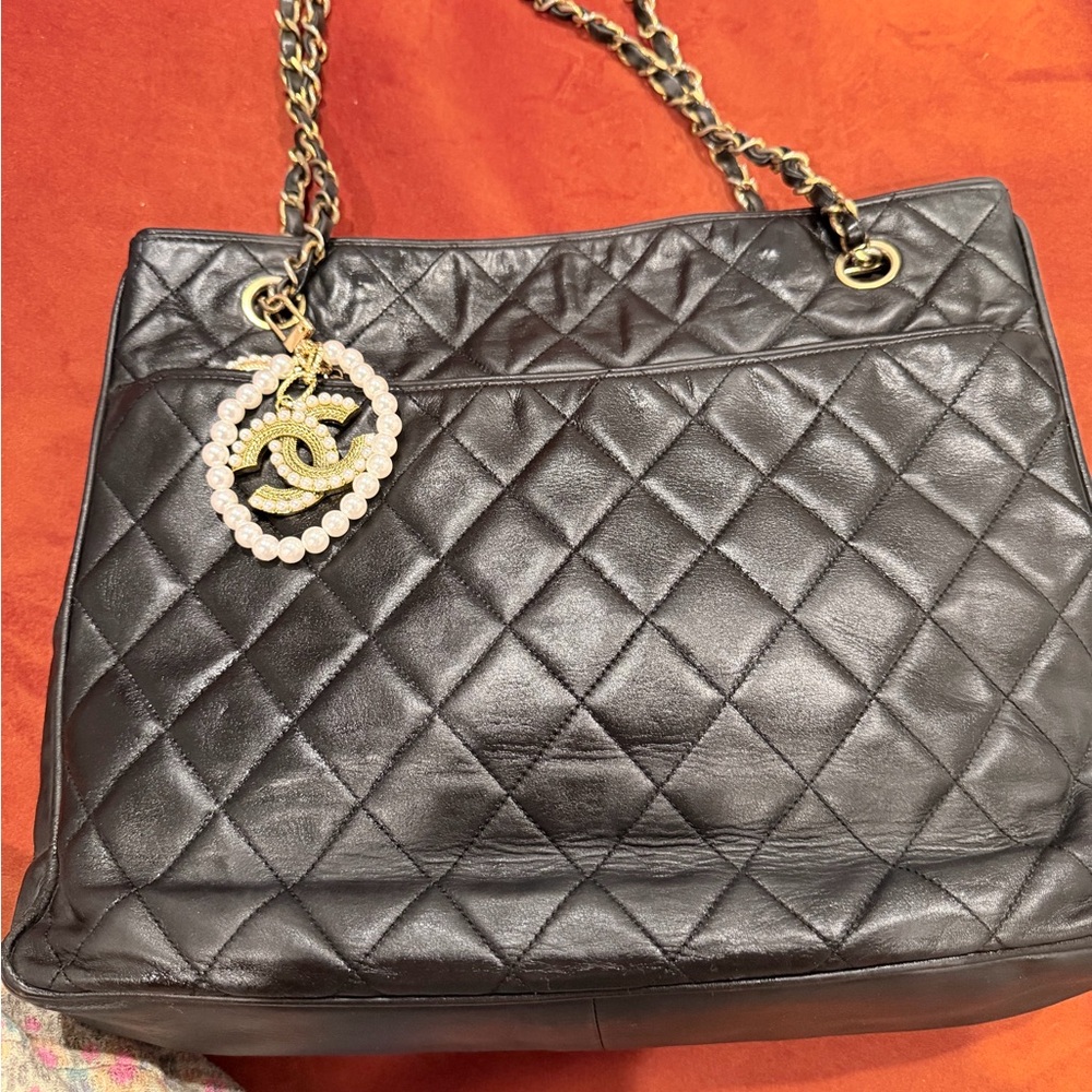 Chanel Vintage Black Quilted Shoulder Bag with Gold Chain